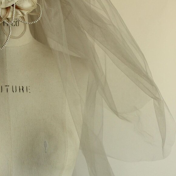Vintage 1940s 1950s Bridal Veil With Tulle And Pearl Trim, Winter White Blusher - Picture 10 of 10